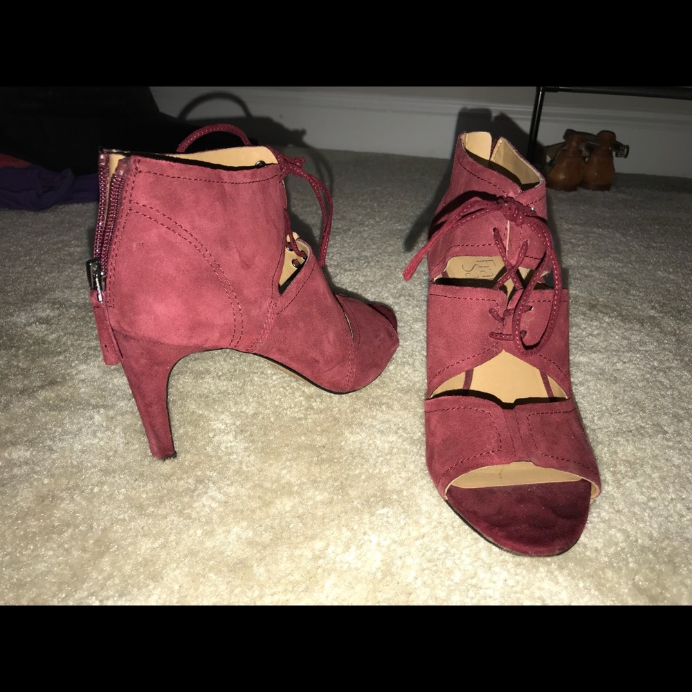 High heel shoes